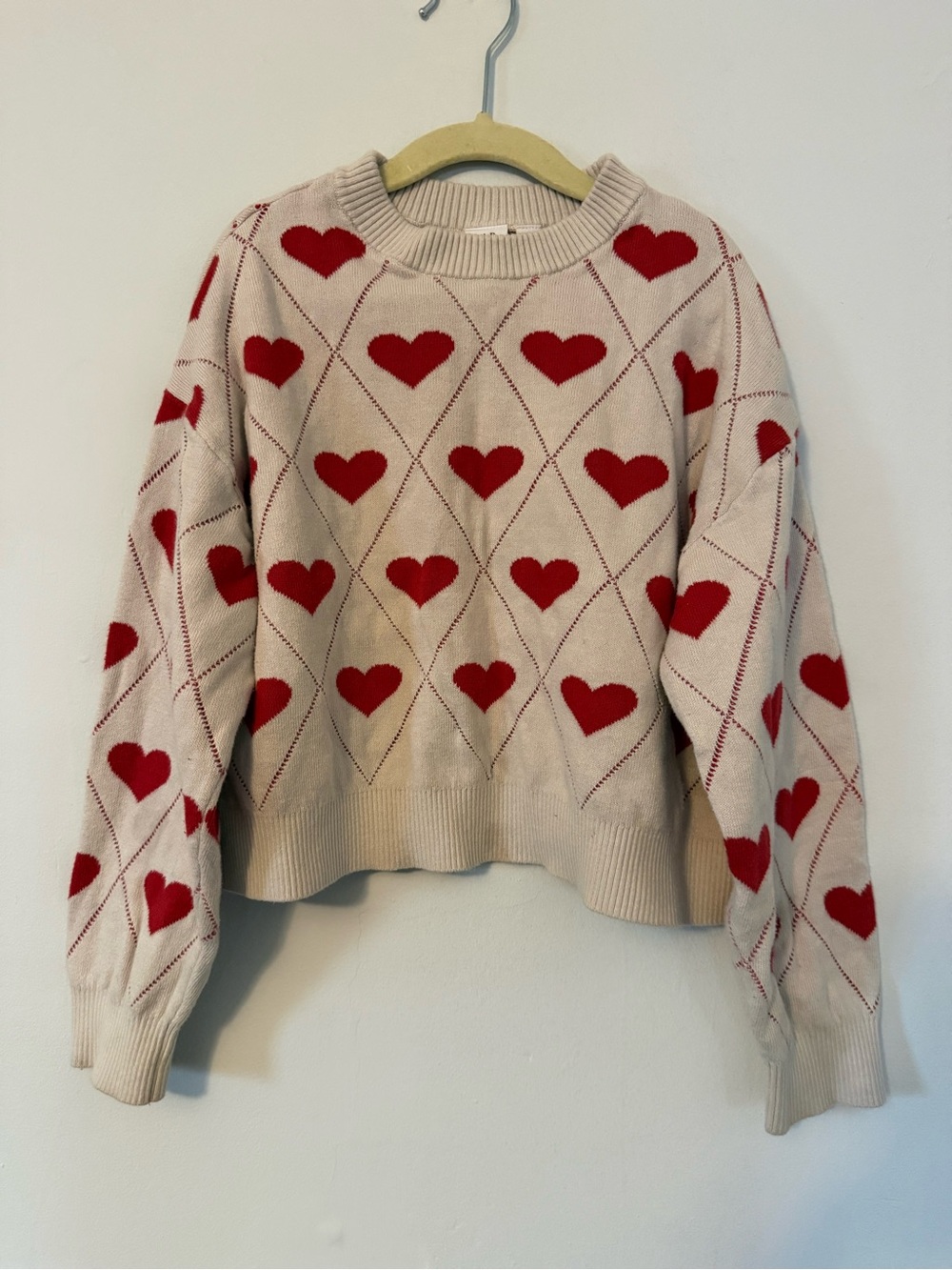 GAP Cream Crewneck Sweater with Red Heart Motif